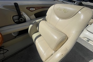 Photo 6037942 for 2000 Sea Ray 230 Signature  