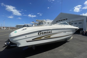 Photo 6037938 for 2000 Sea Ray 230 Signature  