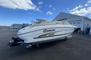 Photo 6037947 for 2000 Sea Ray 230 Signature  