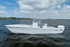 33ft Invincible Yacht For Sale