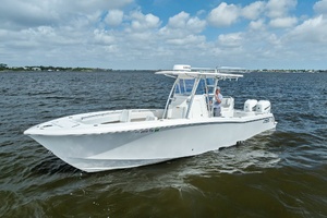 33ft Invincible Yacht For Sale