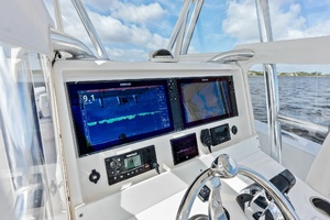 33ft Invincible Yacht For Sale