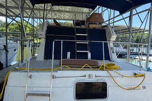 32ft Carver Yacht For Sale