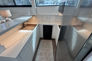 Aqua Terra 52ft Hatteras Yacht For Sale