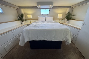 Aqua Terra 52ft Hatteras Yacht For Sale