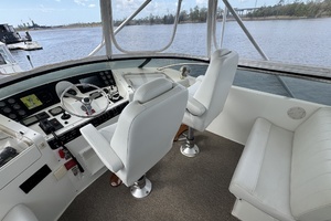 1993 Hatteras 52 Motor Yacht thumbnail 37