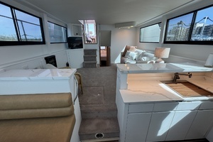 1993 Hatteras 52 Motor Yacht thumbnail 45