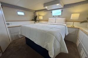 Aqua Terra 52ft Hatteras Yacht For Sale