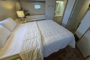 Aqua Terra 52ft Hatteras Yacht For Sale