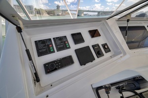 2003 Viking 52 Convertible thumbnail 37