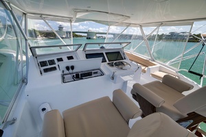 Viking 52 - THE HURRICANE - Flybridge Helm