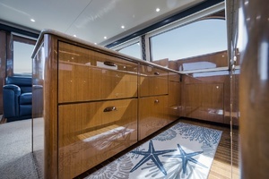 2003 Viking 52 Convertible thumbnail 10