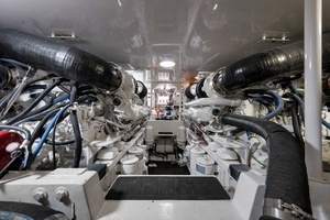 2003 Viking 52 Convertible thumbnail 39