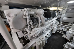 Viking 52 - THE HURRICANE - Engine Room 