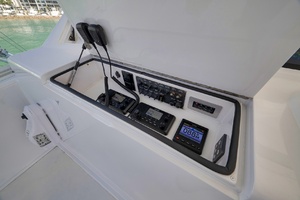 Viking 52 - THE HURRICANE - Flybridge Helm Station Electronics 