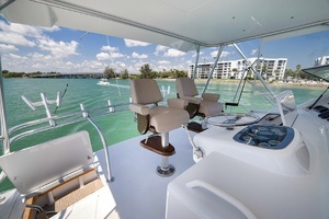 2003 Viking 52 Convertible thumbnail 35