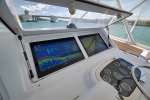 2003 Viking 52 Convertible thumbnail 38
