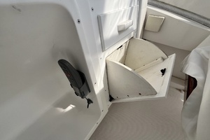 2003 Luhrs 40 Convertible thumbnail 21