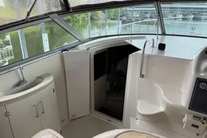 2001 Monterey 322 Cruiser thumbnail 12