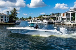 42FT (12.8M) HCB Worth Avenue Yachts