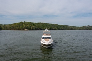 2018 Sea Ray L650 FLY thumbnail 2