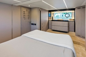 2020 Azimut Flybridge thumbnail 42