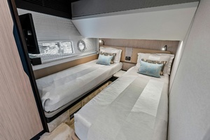 2020 Azimut Flybridge thumbnail 45