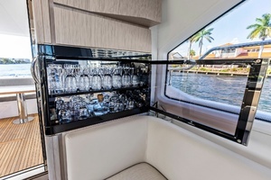 2020 Azimut Flybridge thumbnail 25