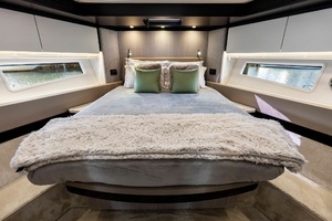 2020 Azimut Flybridge thumbnail 36