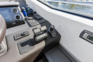 2020 Azimut Flybridge thumbnail 34