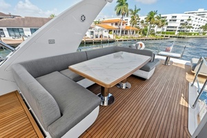 2020 Azimut Flybridge thumbnail 13