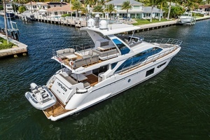 2020 Azimut Flybridge thumbnail 4