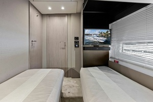2020 Azimut Flybridge thumbnail 46