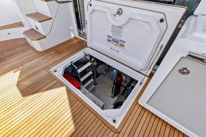 2020 Azimut Flybridge thumbnail 50