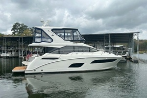 2017 Sea Ray 460 FLY thumbnail 1