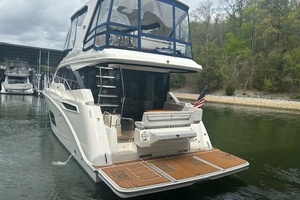 2017 Sea Ray 460 FLY thumbnail 23