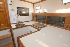 2022 Ellis 36 Express Cruiser thumbnail 24