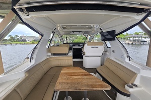 35ft Sea Ray Yacht For Sale
