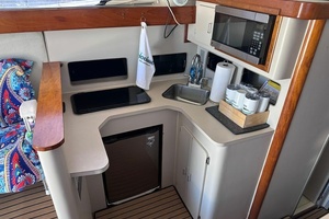 HOOKED 34ft Luhrs Yacht For Sale