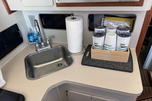 HOOKED 34ft Luhrs Yacht For Sale