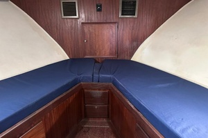 WALKING ON WATER 43ft Hatteras Yacht For Sale