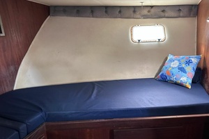 WALKING ON WATER 43ft Hatteras Yacht For Sale