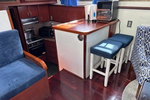 WALKING ON WATER 43ft Hatteras Yacht For Sale