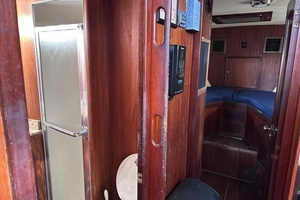 WALKING ON WATER 43ft Hatteras Yacht For Sale