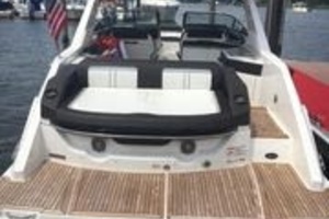 Photo 6021300 for 2017 Sea Ray 310 SLX Freedom 
