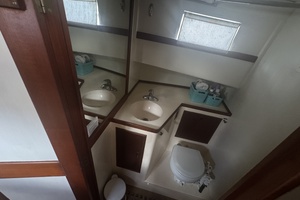 Pond Lily 32ft Grand Banks Yacht For Sale