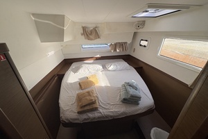 Apres Sail 42ft Lagoon Yacht For Sale