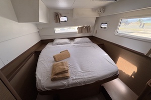 Apres Sail 42ft Lagoon Yacht For Sale