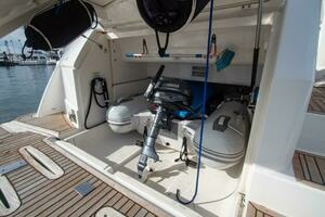 2012 Riviera 50 Sport Yacht thumbnail 26