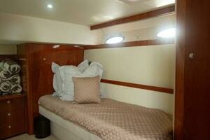 2012 Riviera 50 Sport Yacht thumbnail 14